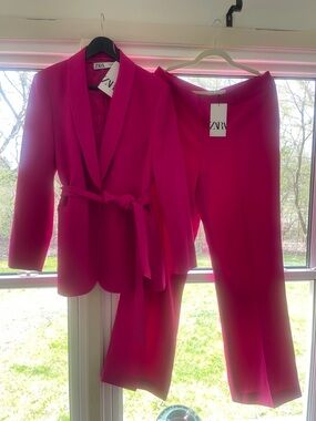Zara Women's Bright Fuchsia Belted Blazer & Straight Pants Set